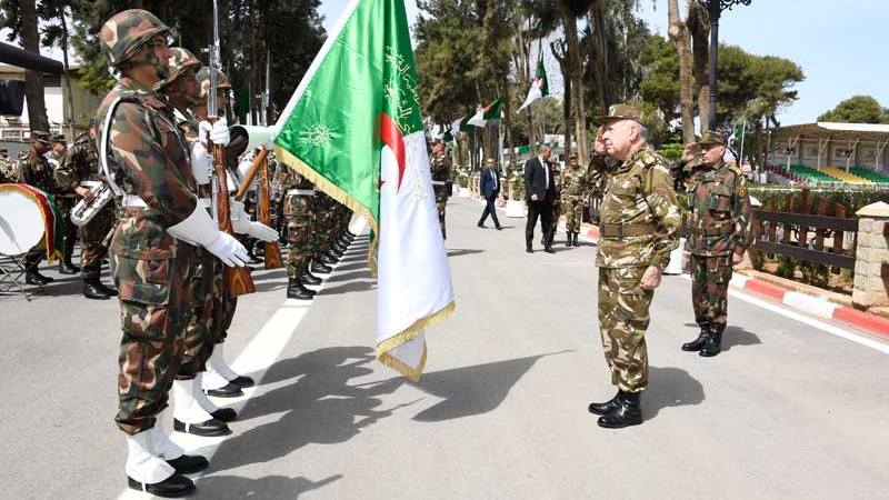 Algerian Army’s Chief Chanegriha on working, inspection visit to Republican Guard Command