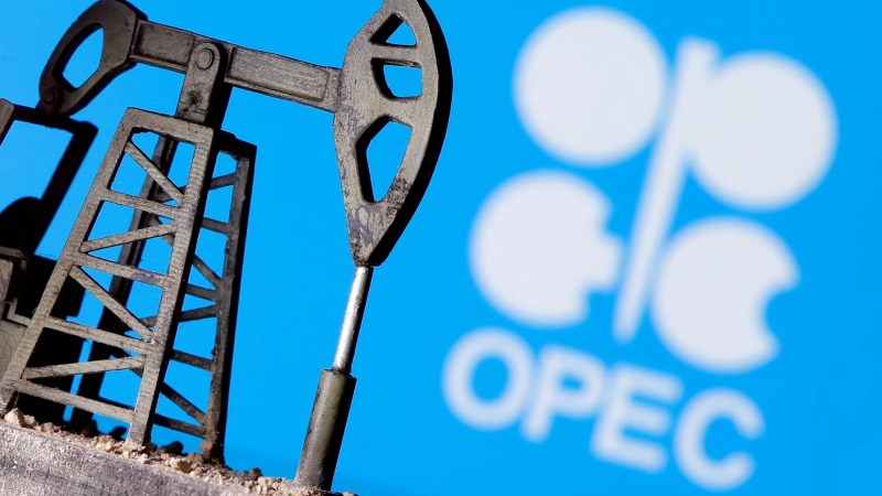 Algeria announces voluntary oil output cut