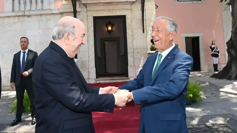 President Tebboune awards Medal of National Merit of “El Athir” Order to President of Portugal