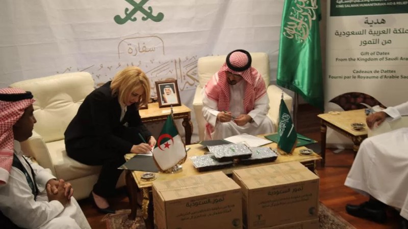 Algerian Red Crescent: Saudi Arabia donates 50 tons of dates