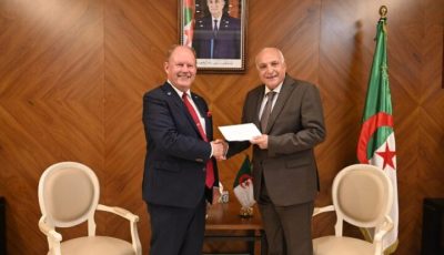 Ahmed Attaf Welcomes New Finnish Ambassador to Algiers