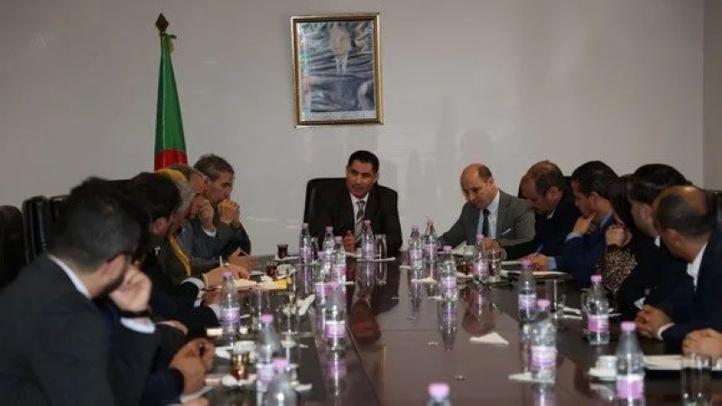 Minister of Communication Laagab Holds Meeting with Directors of National Television Channels
