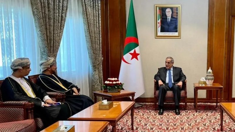 Algerian Prime Minister Larbaoui Holds Talks with Omani Ambassador to Strengthen Bilateral Ties