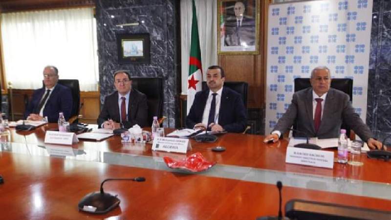 Algeria Voluntarily Reduces Oil Production to Fulfill OPEC+ Commitments