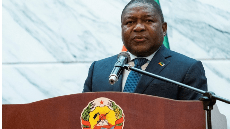 President of Mozambique Visits Algeria, Pays Tribute at Martyrs Memorial