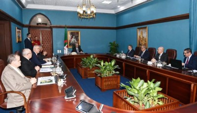 President Tebboune Chairs Working Meeting on Free Zones