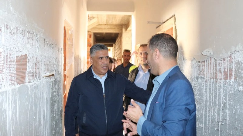 Minister Tarek Belaribi Conducts Field Visit to Urban Hub 6500 Housing Units in Algeria