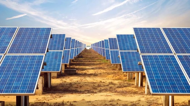 Algeria Signs 19 Contracts for Solar Power Plants Construction