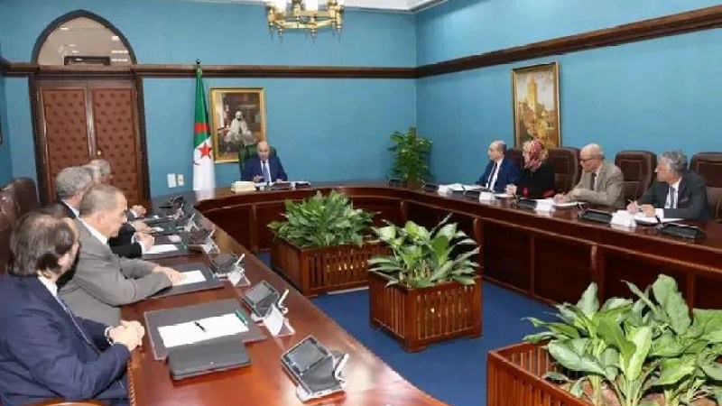 President Tebboune Installs Members of High Commission for Investment Appeals