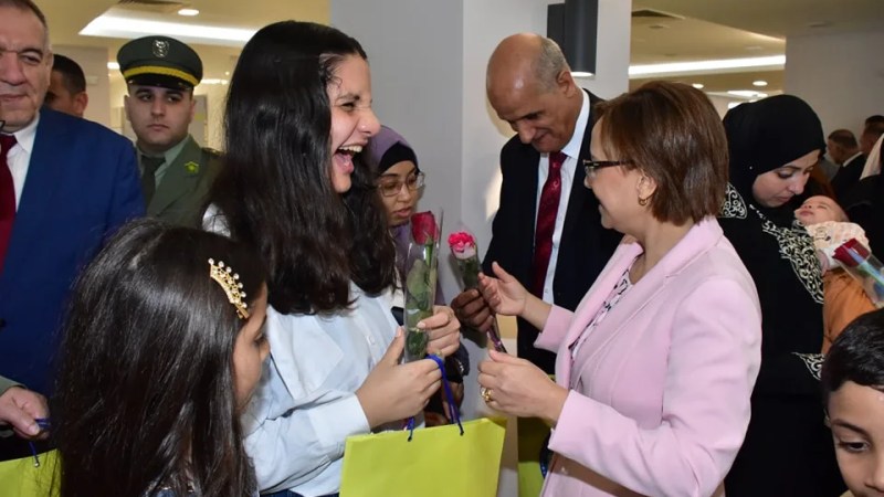 Algerian Minister Krikou Visits Palestinian Children Hospitalized in Algiers