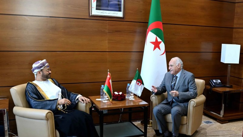 Algerian FM Attaf Receives Omani Counterpart: Exchange of Views, Analysis on Key Current Issues