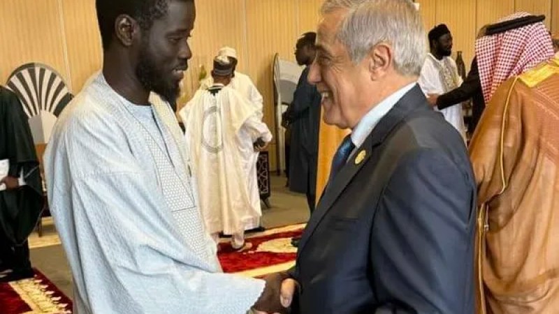 Algerian Premier Larbaoui Holds Talks with Senegalese President and OIC Secretary-General