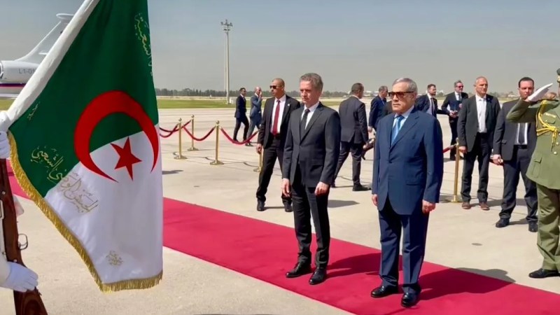 Algerian Prime Minister Nadir Larbaoui Welcomes Slovenian Counterpart Robert Golob