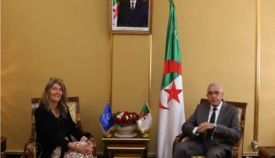 Algerian Justice Minister Tabi Meets with President of French Higher Council of Notaries