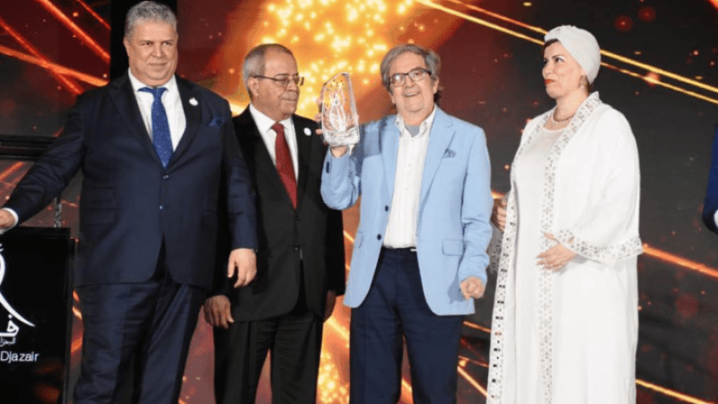 Sid-Ahmed Agoumi Honored with Afaneen El Djazaïr Award for Exceptional Artistic Career