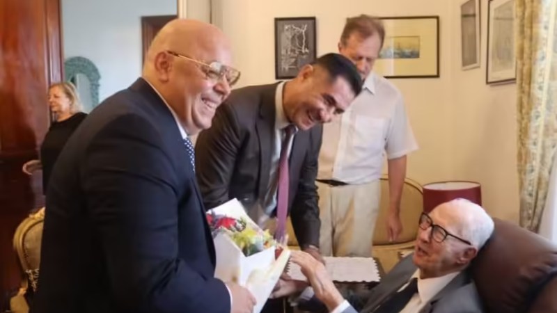Ministers Rebiga, Laagab Visit Veteran Mohamed Hadj Hamou