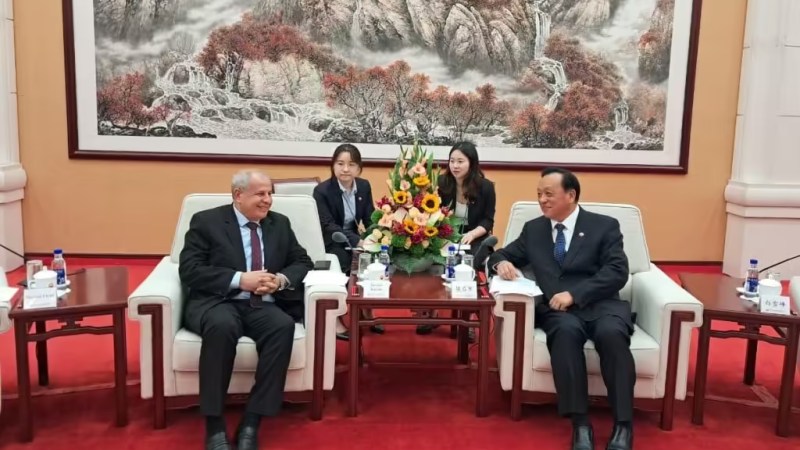 Sonatrach CEO Meets Counterpart from CNPC in Beijing
