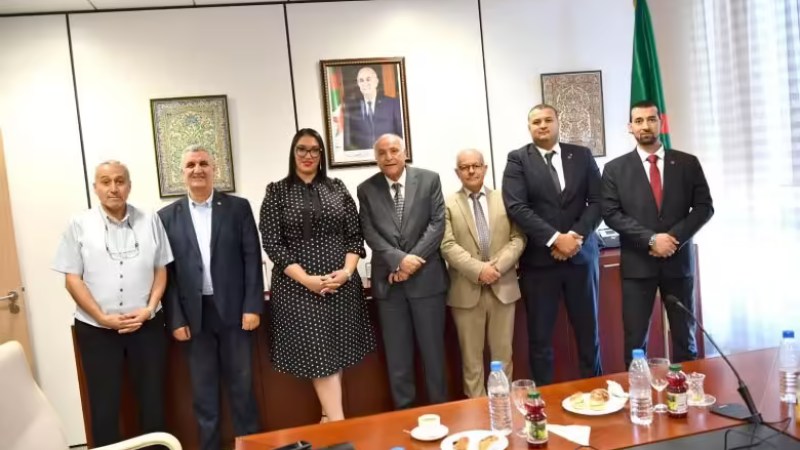FM Attaf Engages with National Assembly Deputies on Issues Facing Algerian Expatriates