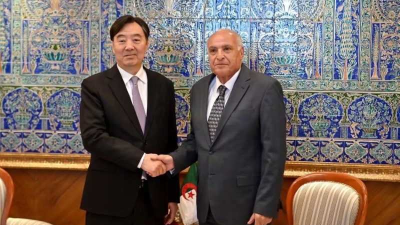 Algerian FM Attaf Receives Chinese Special Envoy for the Middle East