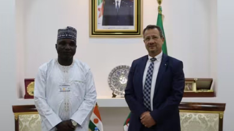 Strengthening Bilateral Cooperation in Infrastructure: Algeria's Rekhroukh Meets with Nigerien Counterpart