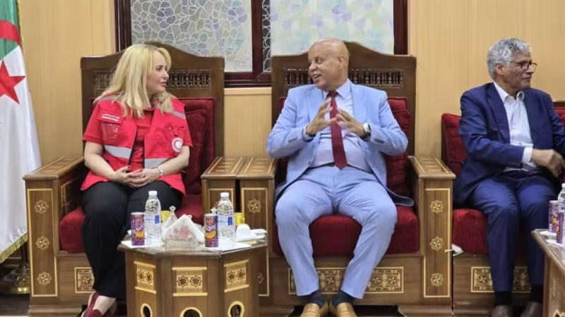 Algerian Red Crescent President Hamlaoui Visits Tindouf