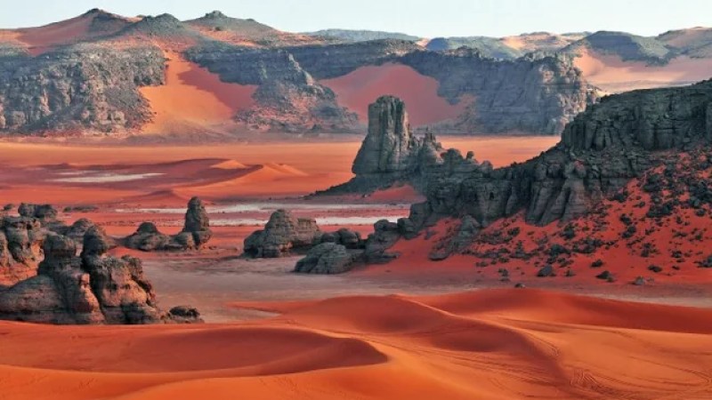 Unlocking the Potential of Desert Tourism: Lessons from Egypt, Australia, and Jordan for Algeria's Growth (The Algerian Sahara Series 03)