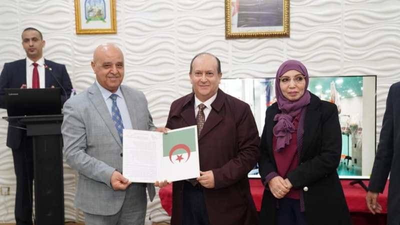 Economic Dynamism in Boumerdès: Minister Sifi Ghrieb Awards Operating Licenses to Investors