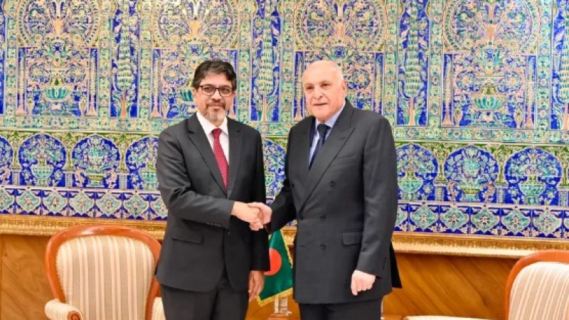 FM Attaf Holds High-Level Talks with Bangladeshi Foreign Affairs Secretary-General