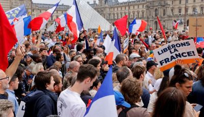 France in Deep Crisis: National Debt Hits €3.345 Trillion Amid Political Turmoil and Economic Mismanagement