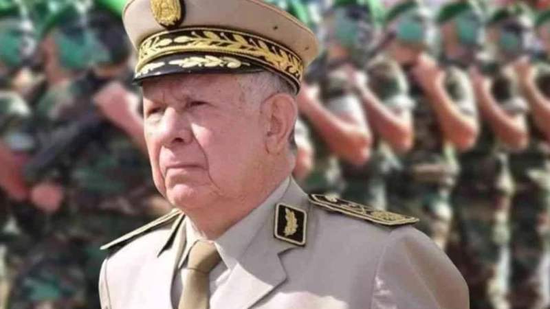 Béchar : Chengriha supervise un exercice tactique avec munitions réelles