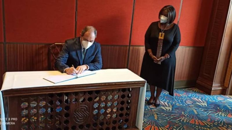 Boukadoum se réunit avec Raychelle Omamo