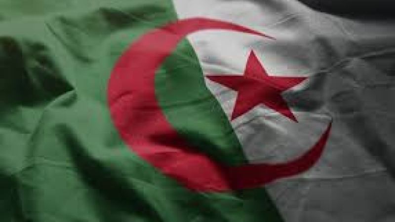 Les masques n’en finissent pas de tomber