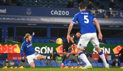 Michael Owen encense Riyad Mahrez après son but face à Everton