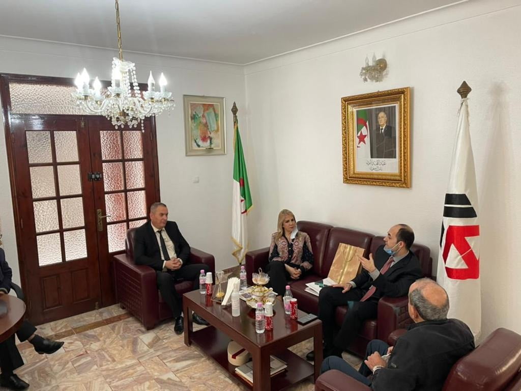 Saïda Neghza, présidente de la CGEA, reçoit l’ambassadeur d’Ukraine