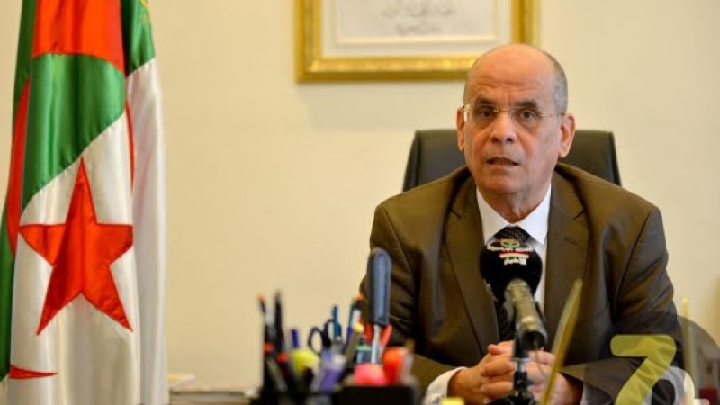 Industrie: Bacha se réunit avec les responsables des groupes industriels publices