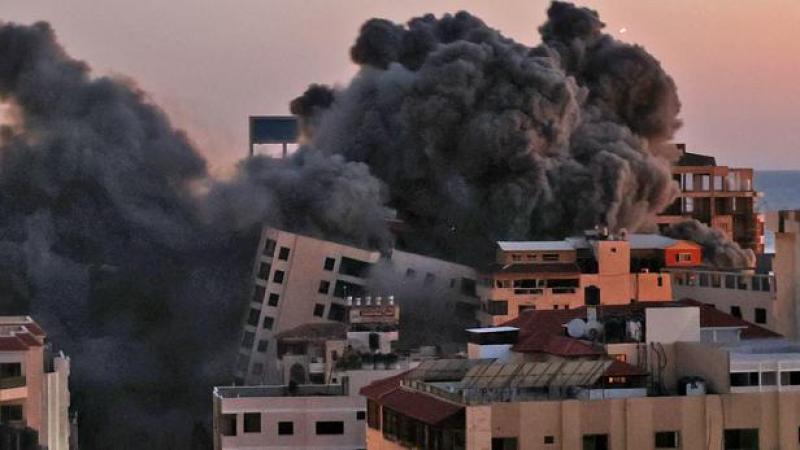 Gaza: un immeuble d’une dizaine d’étages détruit dans une frappe israélienne