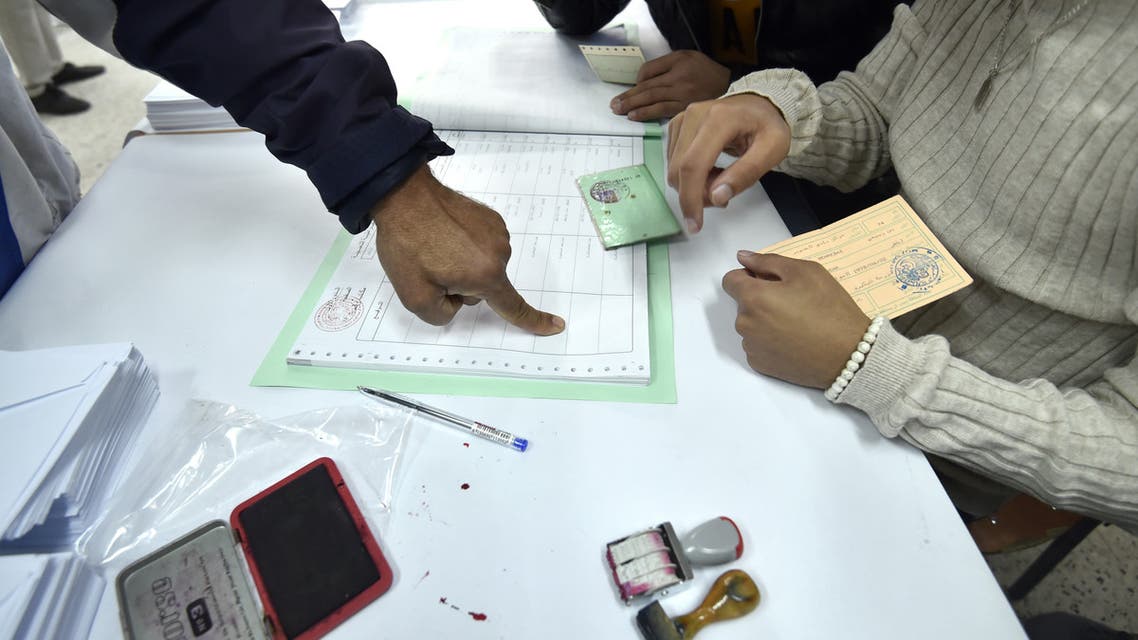 Législatives: les résultats officiels retardés renforcent la spéculation