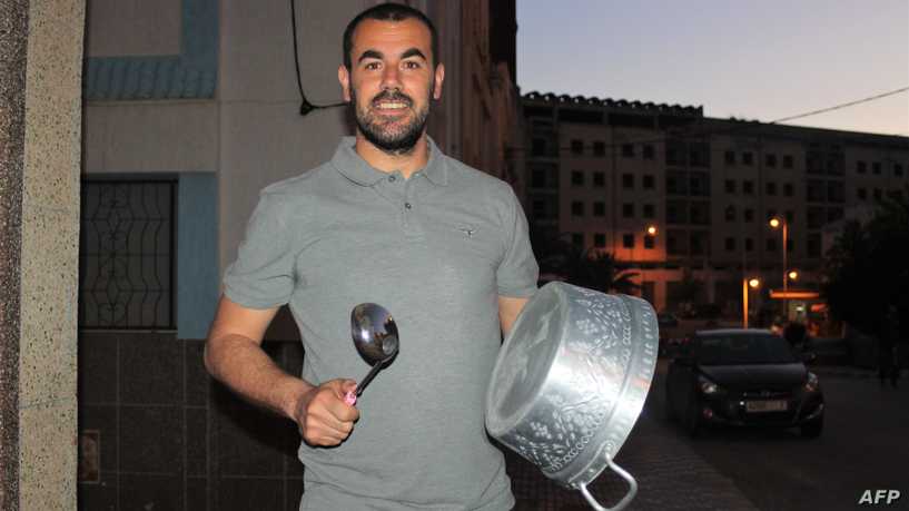 Maroc: Nasser Zefzafi rend visite à son père hospitalisé dans une clinique à Tanger