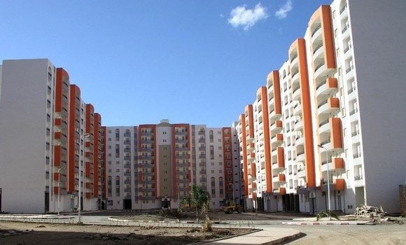 Distribution de 100 000 logements de divers formules coïncidant avec la fête de l’indépendance