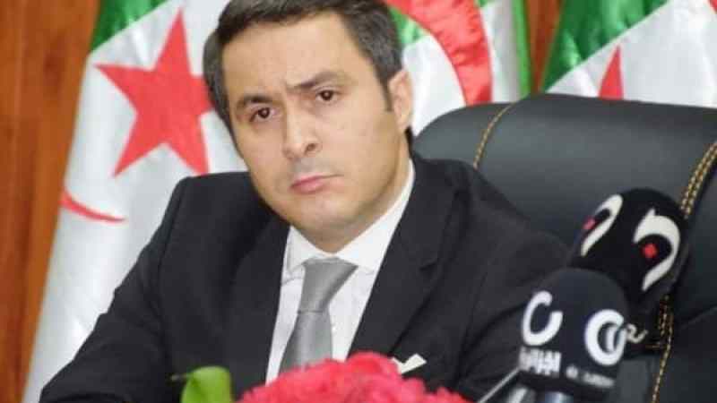 ستتكفل بدراسة وضعية كرة القدم في الجزائر …. “خالدي” يشرف على تنصيب لجنة مشتركة بين “الوزارة” و “الفاف”