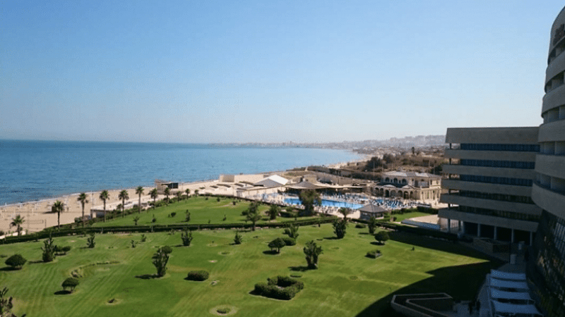 الوزارة الأولى تقرر غلق شاطئي نادي الصنوبر وموريتي