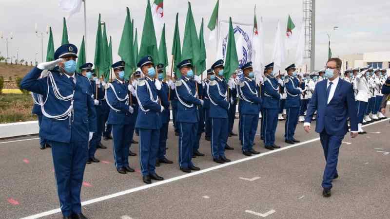 المدير العام للأمن الوطني يشرف على تكريم عائلتي الشرطيين الراحلين “أحمد لولو” و”عبد الناصر”