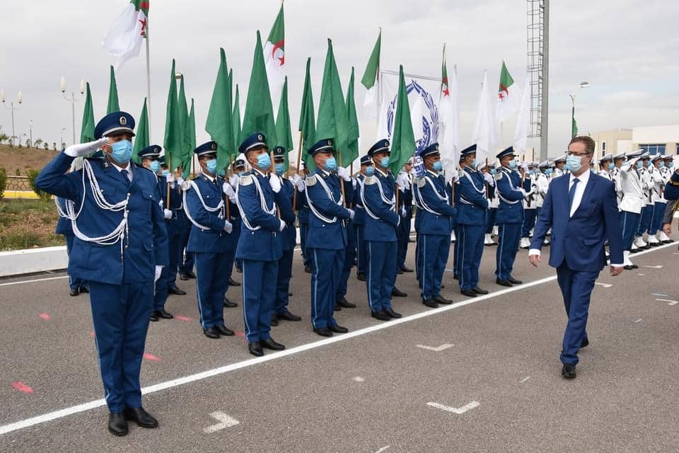 المدير العام للأمن الوطني يشرف على تكريم عائلتي الشرطيين الراحلين “أحمد لولو” و”عبد الناصر”