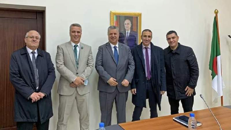عمارة يشرف على مراسم تنصيب منير دبيشي أمينا عاما للفاف