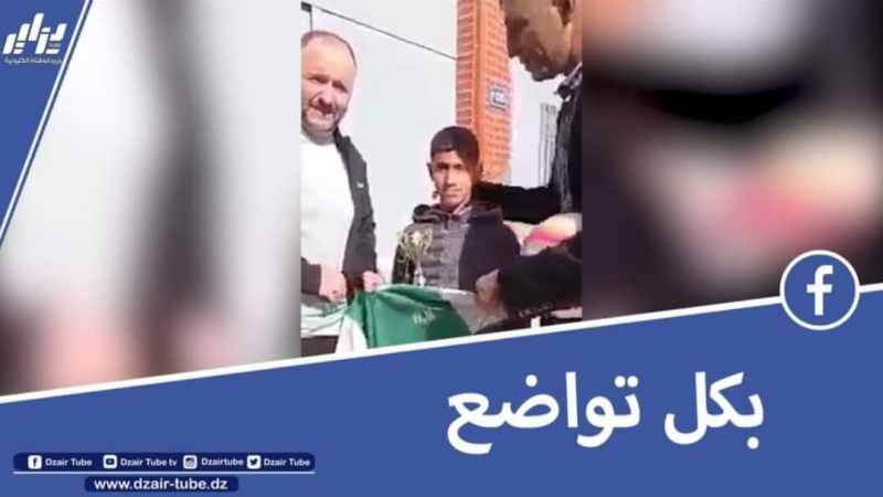 بالفيديو…شاهد الناخب الوطني جمال بلماضي يستقبل أمام بيته بمستغانم اللاعب خليل مواس الذي يعاني من مشاكل في القلب