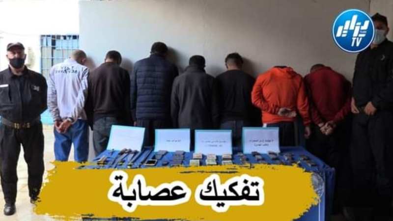 بالفيديو…شاهد الإطاحة بشبكة مخدرات وحجز 1 كيلوغرام من الكيف بالقليعة في تيبازة
