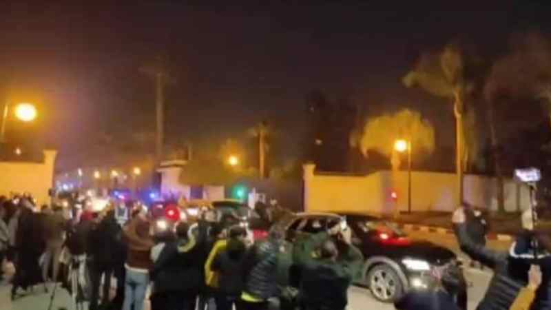 بالفيديو…شاهد خروج الأبطال في هذه الأثناء من المطار