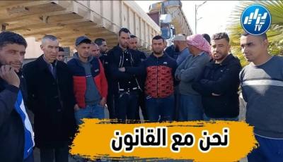 بالفيديو…شاهد أصحاب شاحنات الوزن الثقيل يحتجون على عدم تطبيق قانون منع الحمولة الزائدة في جميع الولايات
