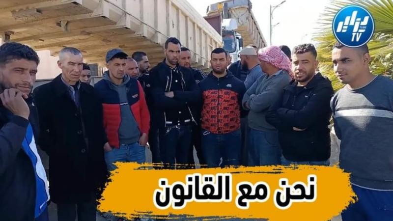 بالفيديو…شاهد أصحاب شاحنات الوزن الثقيل يحتجون على عدم تطبيق قانون منع الحمولة الزائدة في جميع الولايات