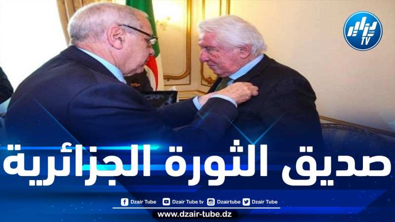 الرئيس تبون يمنح وسام أصدقاء الثورة للصحفي الإيطالي بيرناردو فالي